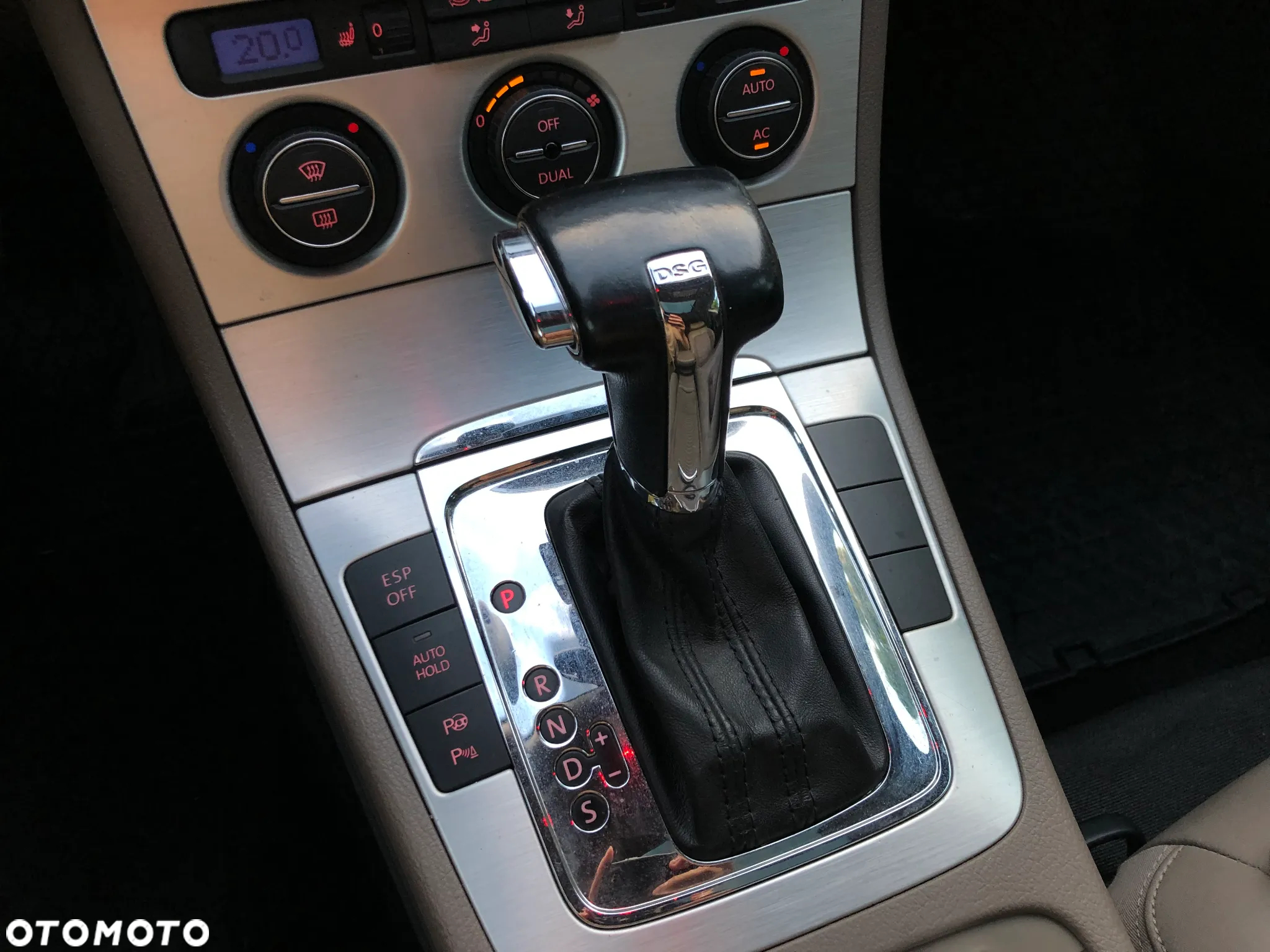 Volkswagen Passat Variant 2.0 TDI DPF DSG Highline - 26