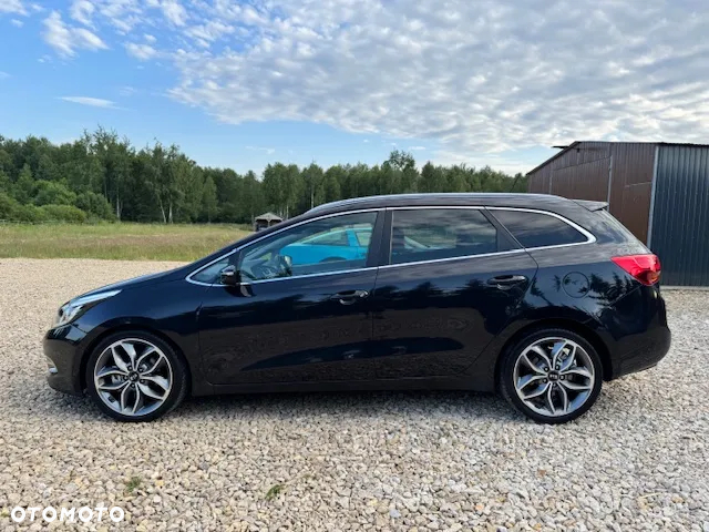 Kia Ceed 1.6 CRDi 128 ISG SW Platinum Edition - 3
