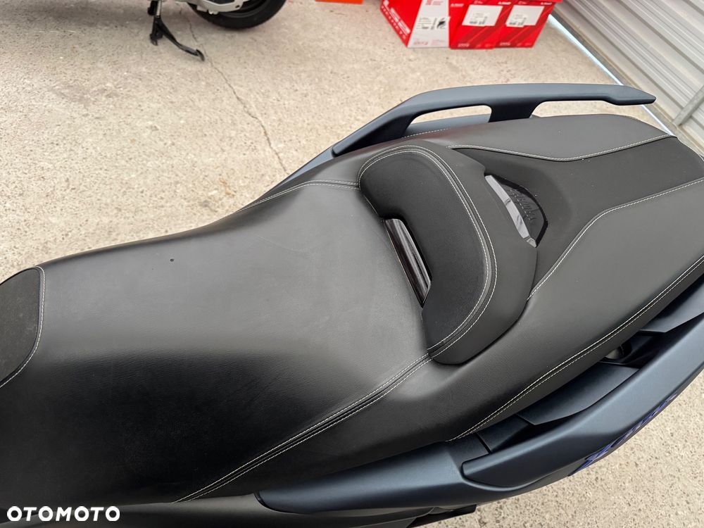 Yamaha X-max - 18