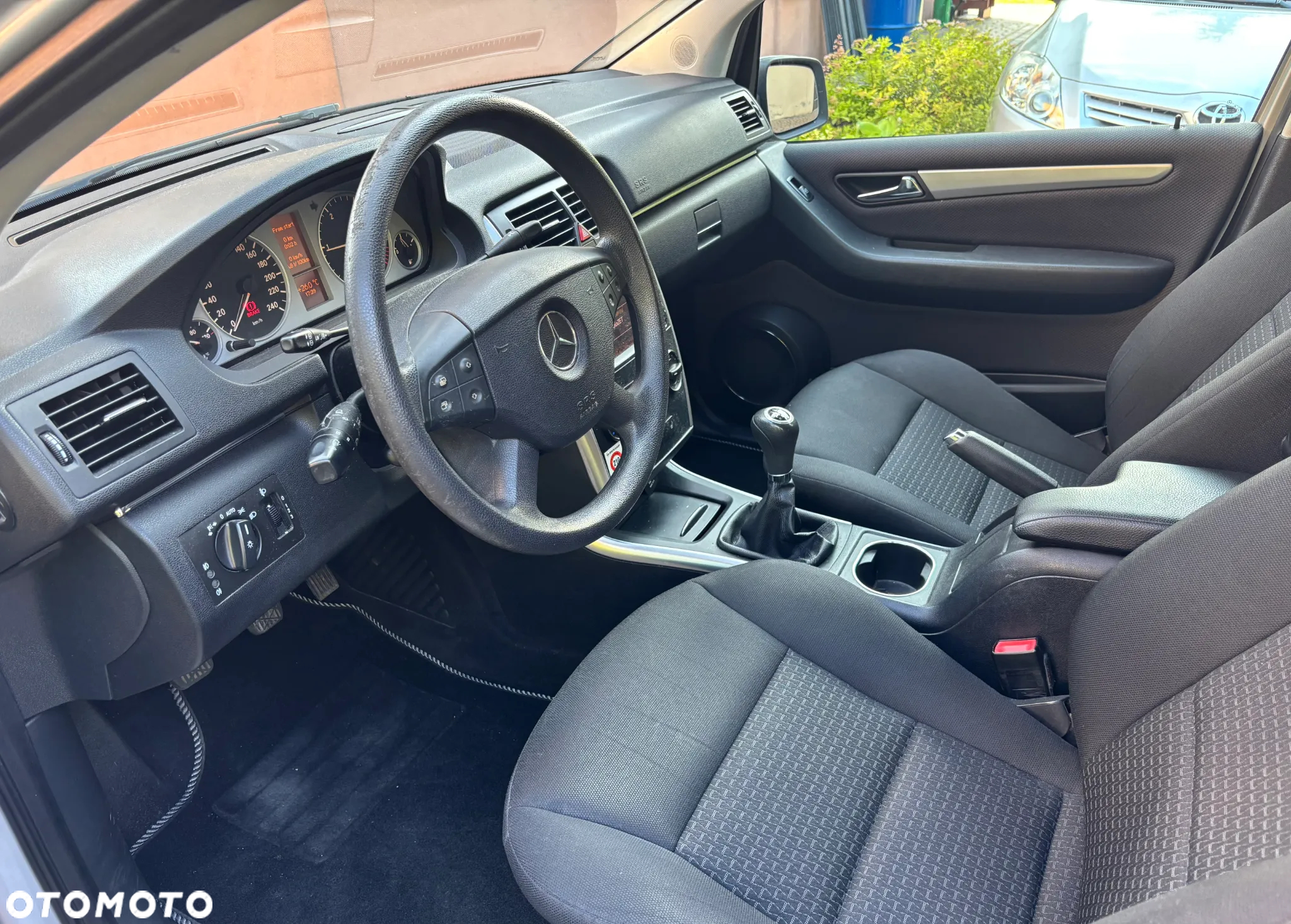 Mercedes-Benz Klasa B 180 CDI EU5 - 9