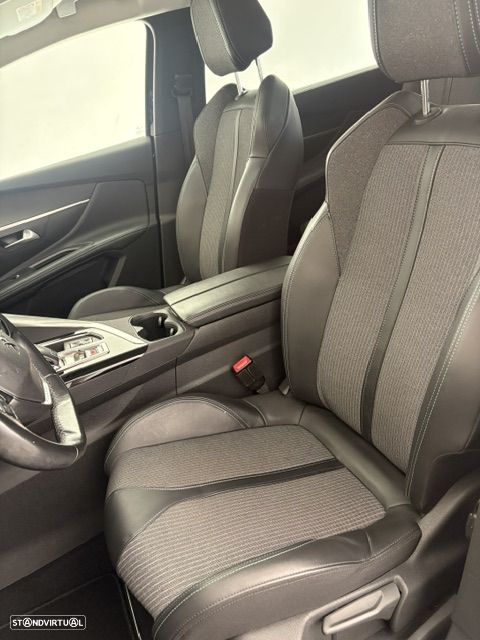 Peugeot 5008 1.5 BlueHDi GT Pack EAT8 — fotografia 8