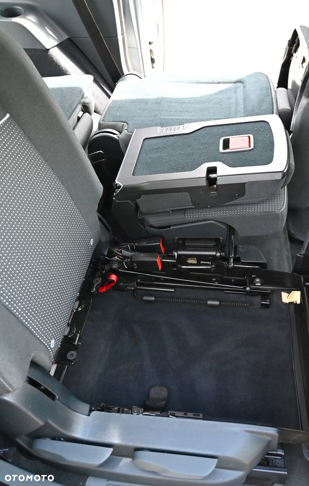 Ford Grand C-MAX - 33