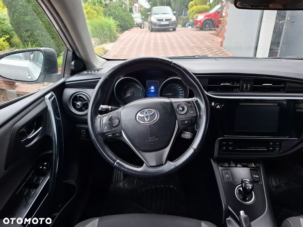 Toyota Auris 1.8 HSD Luna - 17