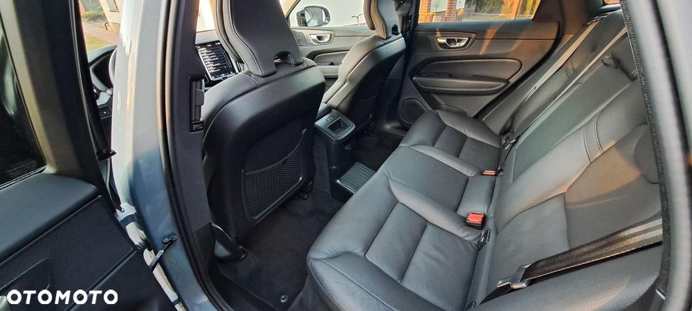 Volvo XC 60 T8 Plug-In Hybrid AWD Plus Black Edition - 7