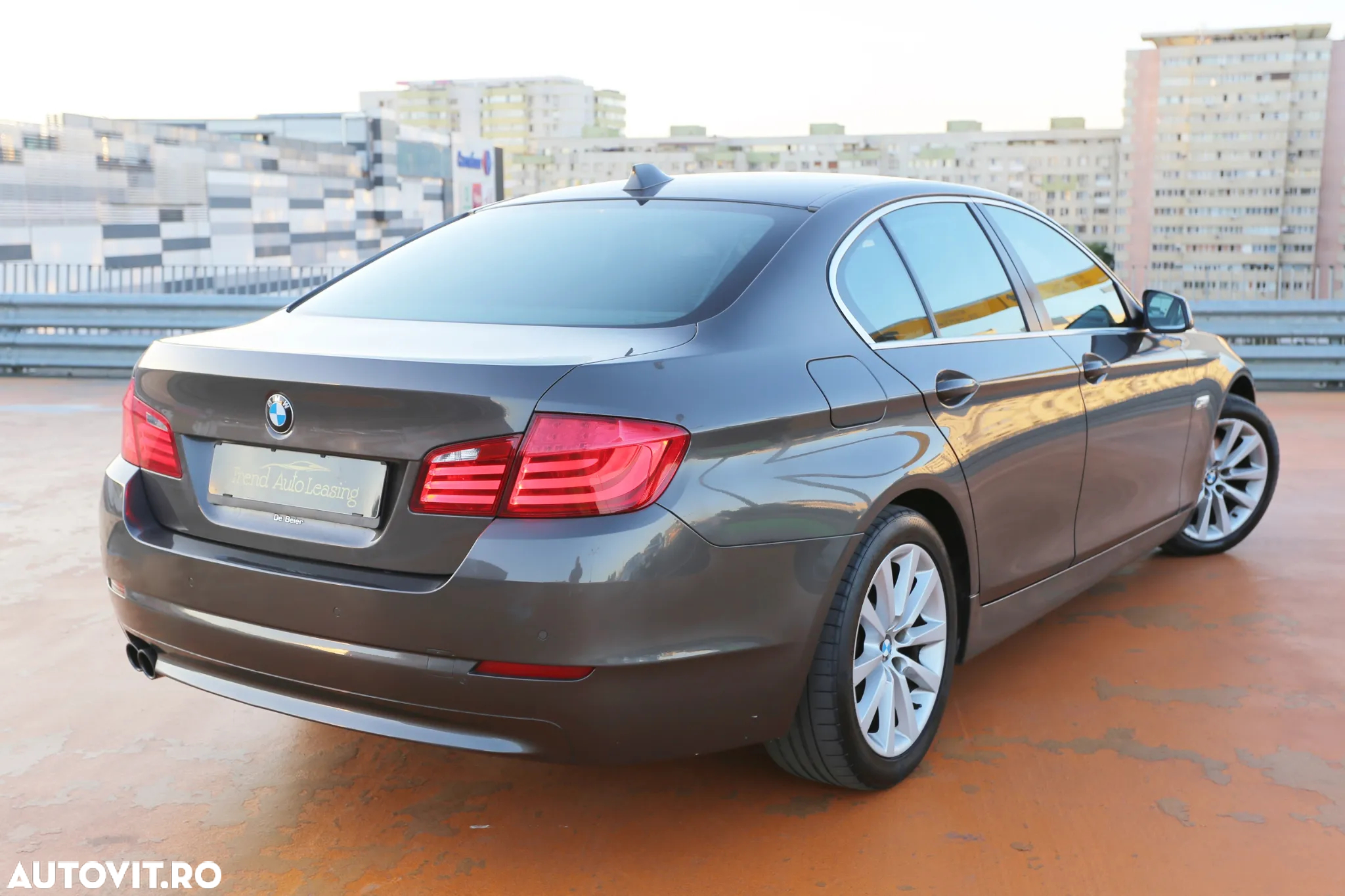 BMW Seria 5 528i - 4