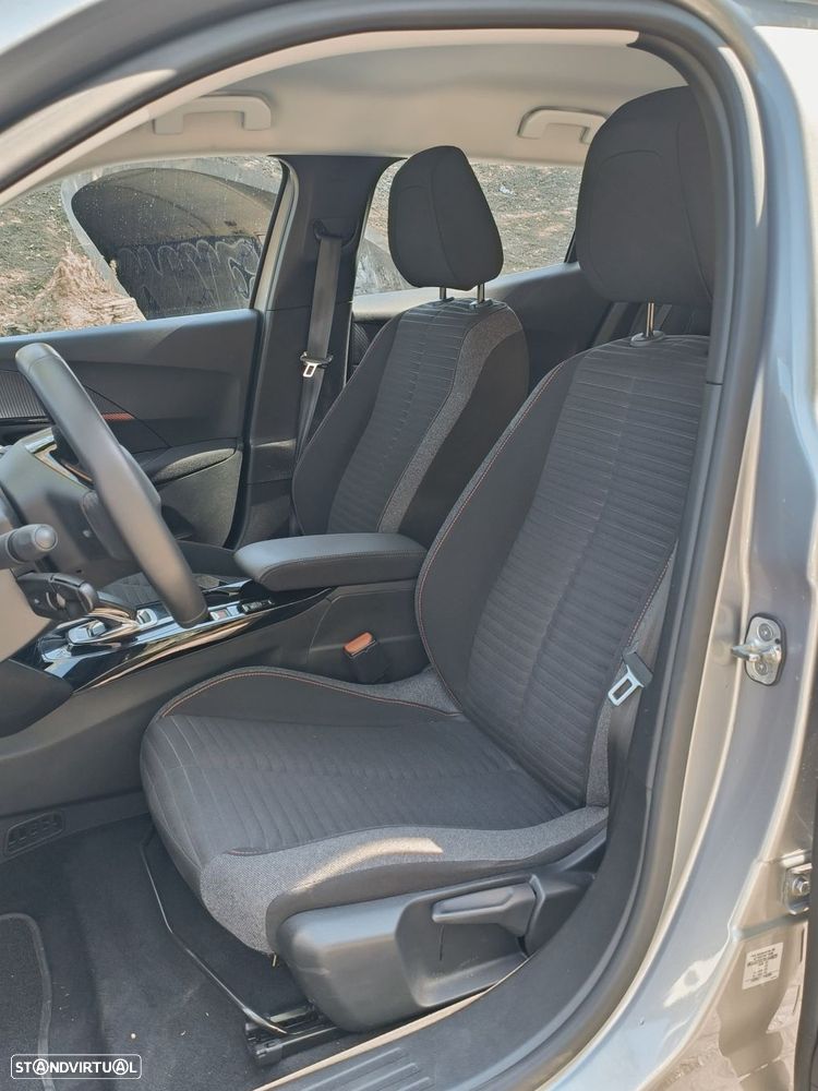 Peugeot e-2008 50 kWh Active Pack - 8