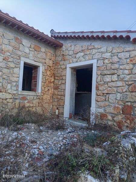 Casa antiga para reconstrução - Grande imagem: 2/11