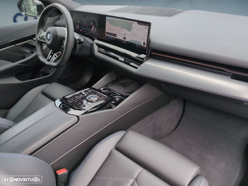 BMW 530 e Pack Desportivo M - 18