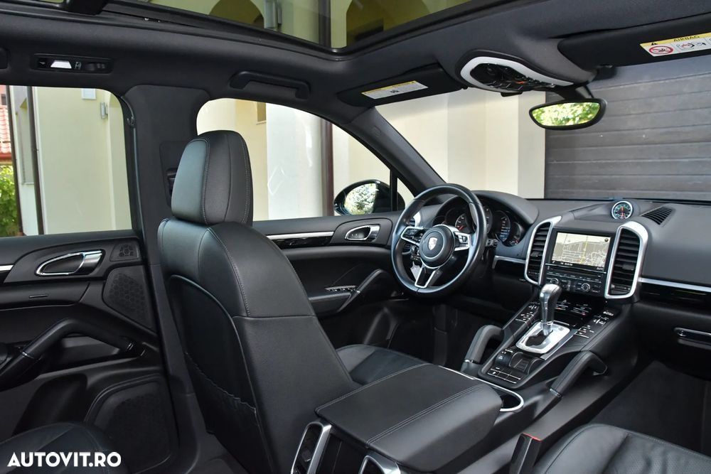 Porsche Cayenne - 41
