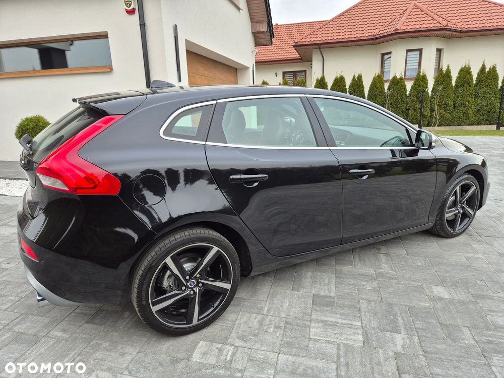 Volvo V40 T3 R Design - 29