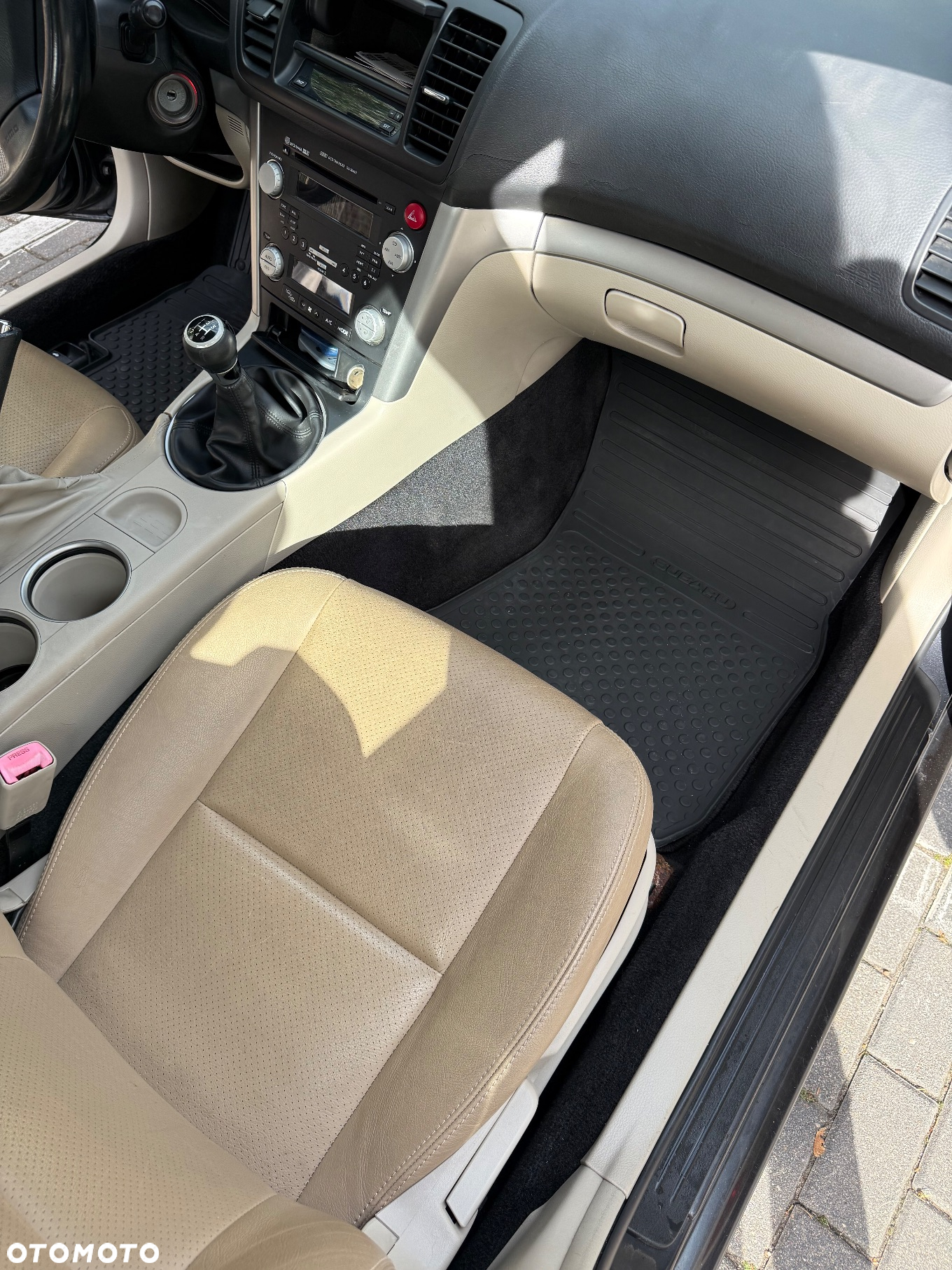 Subaru Legacy - 16