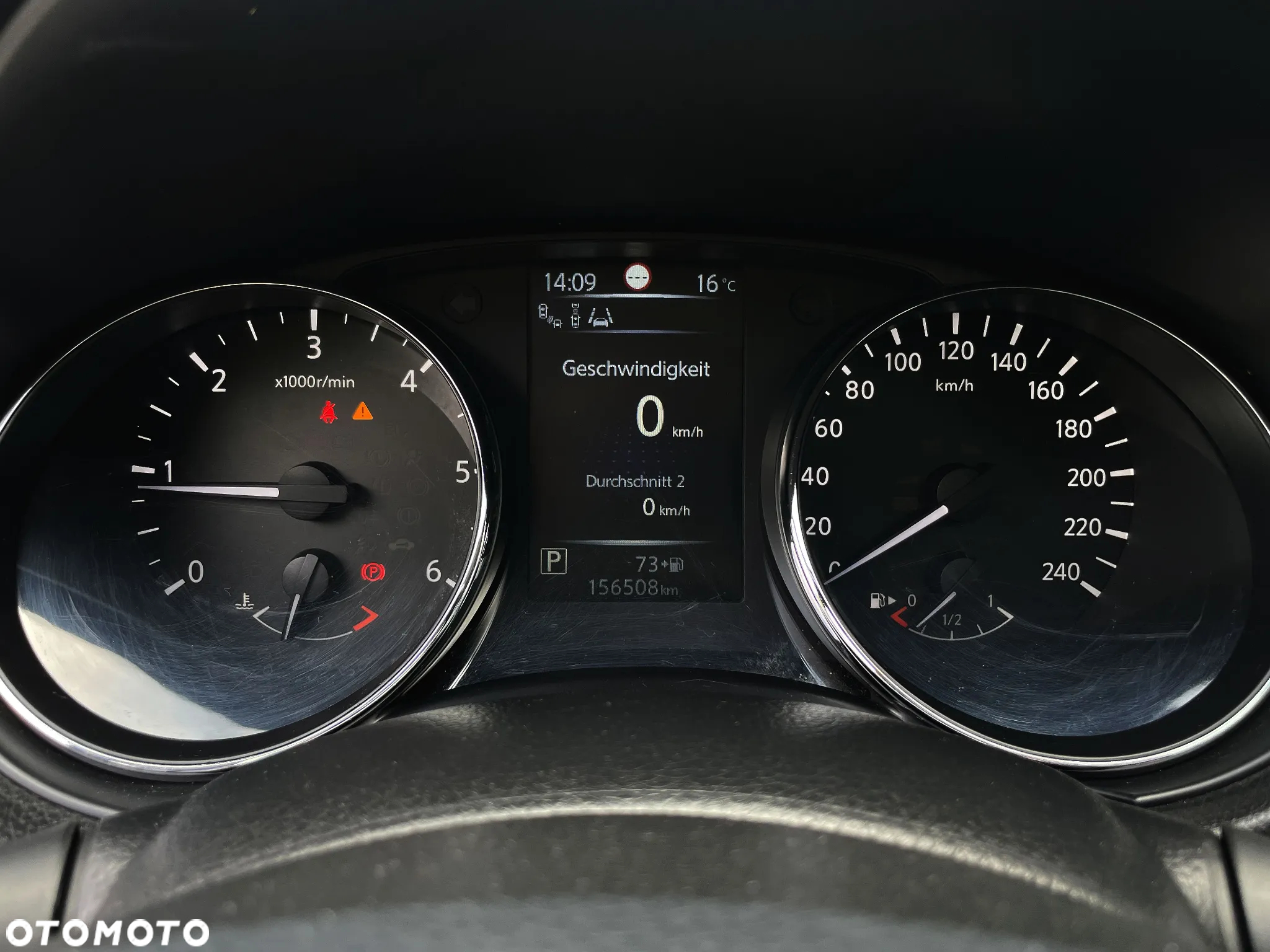 Nissan Qashqai 1.6 DCi N-Connecta Xtronic - 23