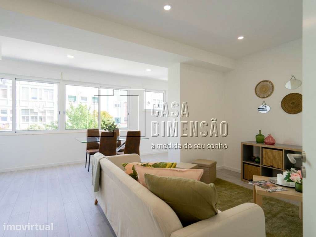 Apartamento T3 em Benfica, com Varandas, Totalmente Mobilado e Pron... - Grande imagem: 5/47