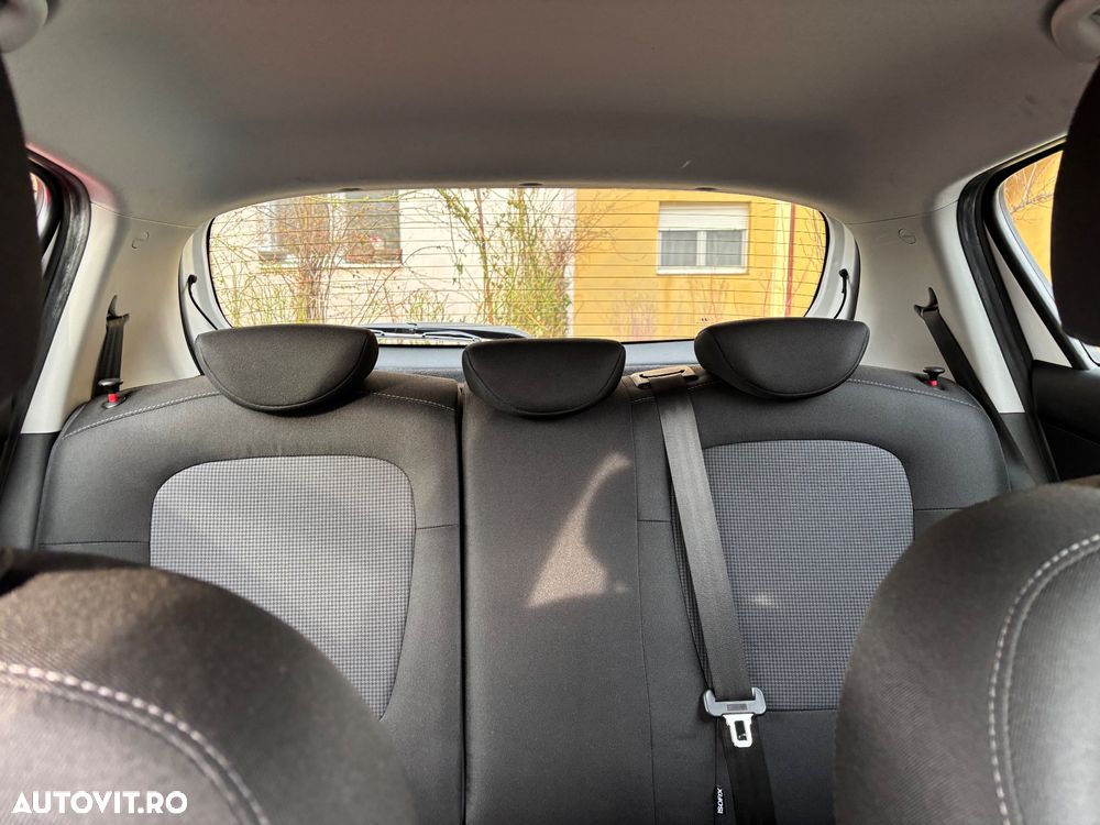 Hyundai i20 1.2 Trend - 8