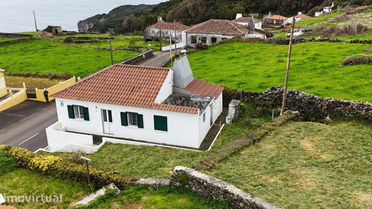 Moradia T2 com Vista Mar em Serreta, Angra do Heroísmo - Ilha Terceira - Grande imagem: 2/17