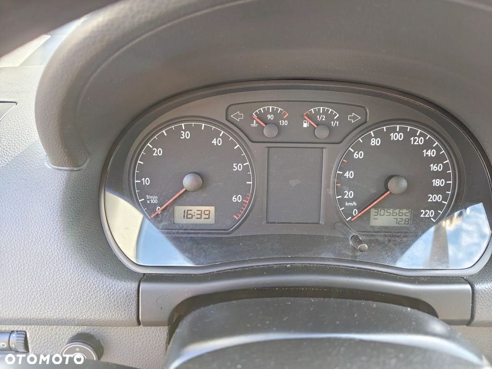 Volkswagen Polo 1.4 16V Comfortline - 7