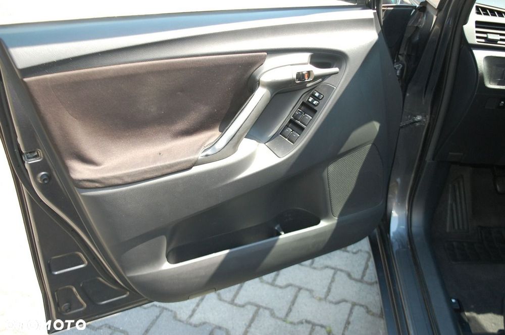 Toyota Verso - 29