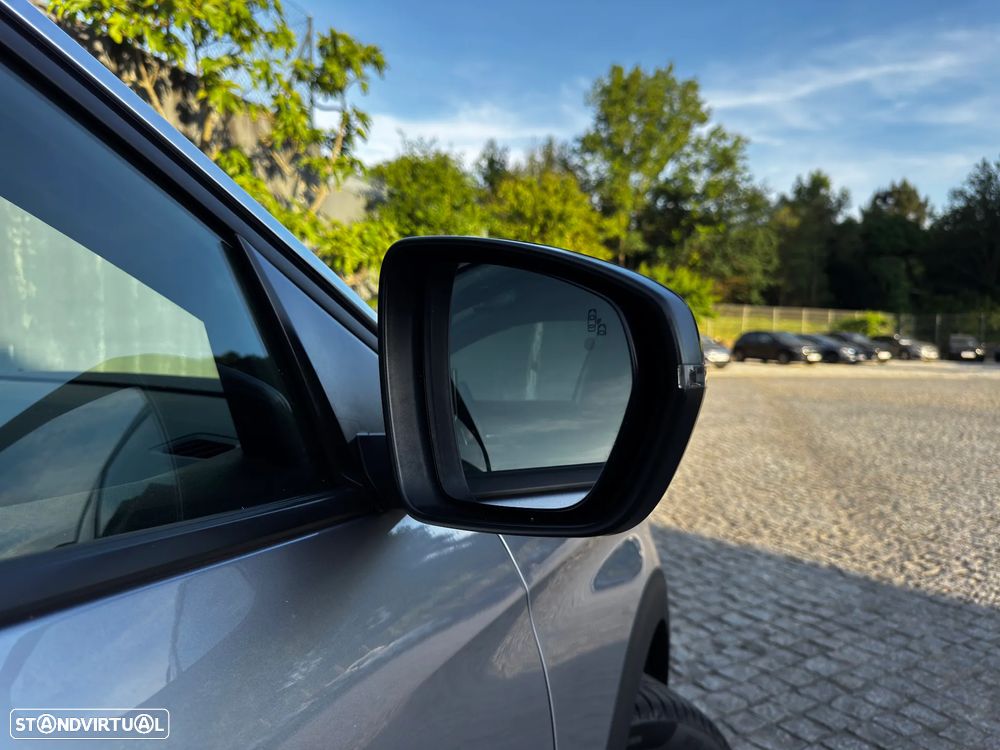 Peugeot 3008 1.6 Hybrid4 Allure Pack e-EAT8 - 39