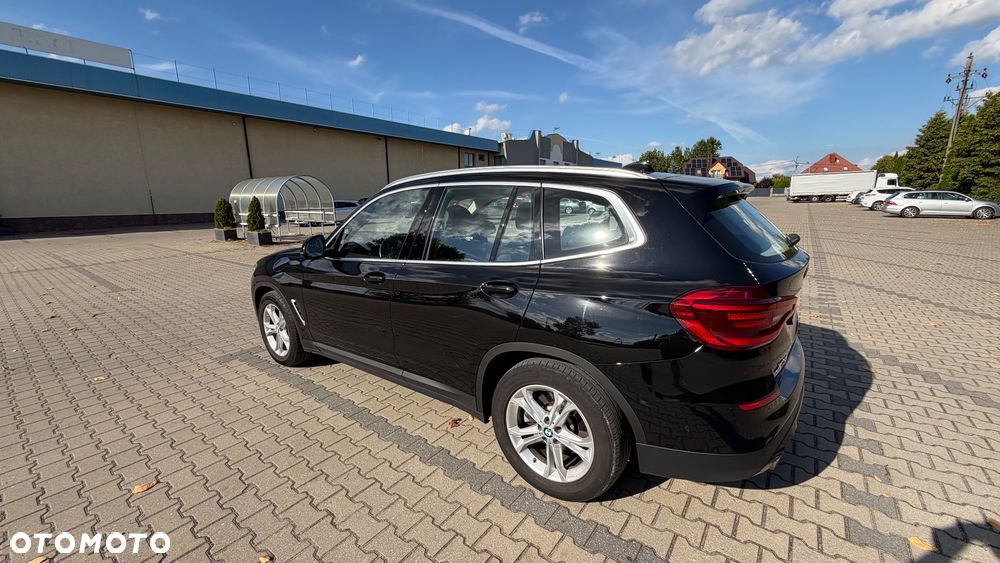 BMW X3 xDrive20d Advantage - 4