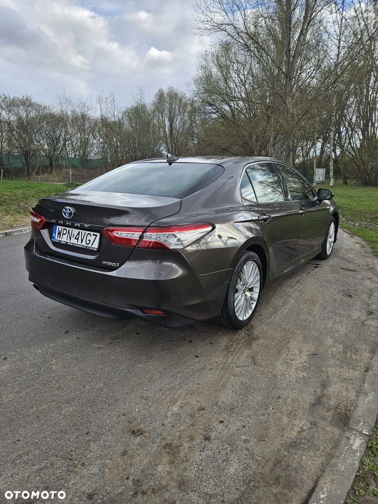 Toyota Camry 2.5 Hybrid Executive CVT - 6
