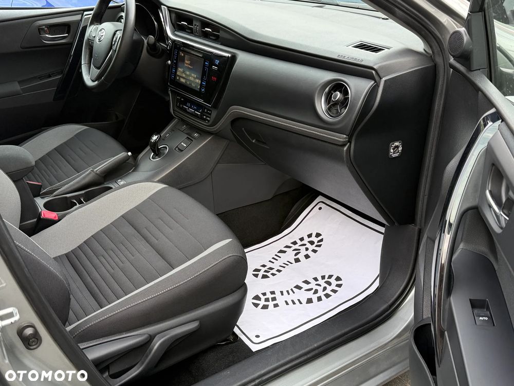Toyota Auris - 14