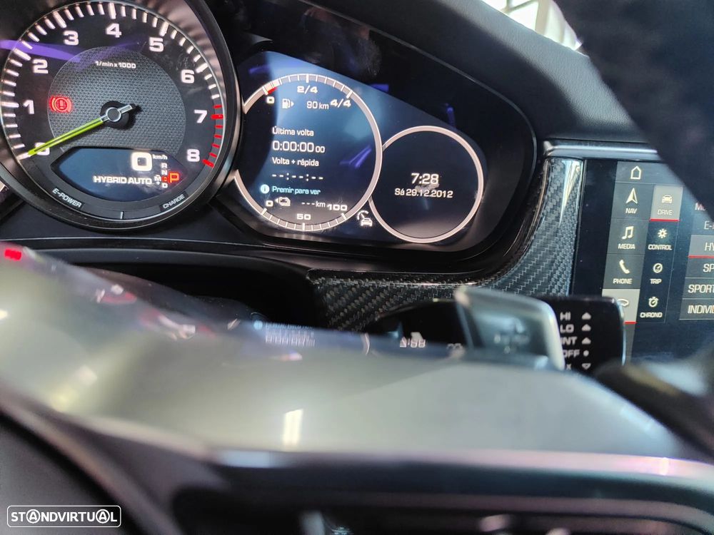 Porsche Panamera 4 E-Hybrid Platinum Edition - 33