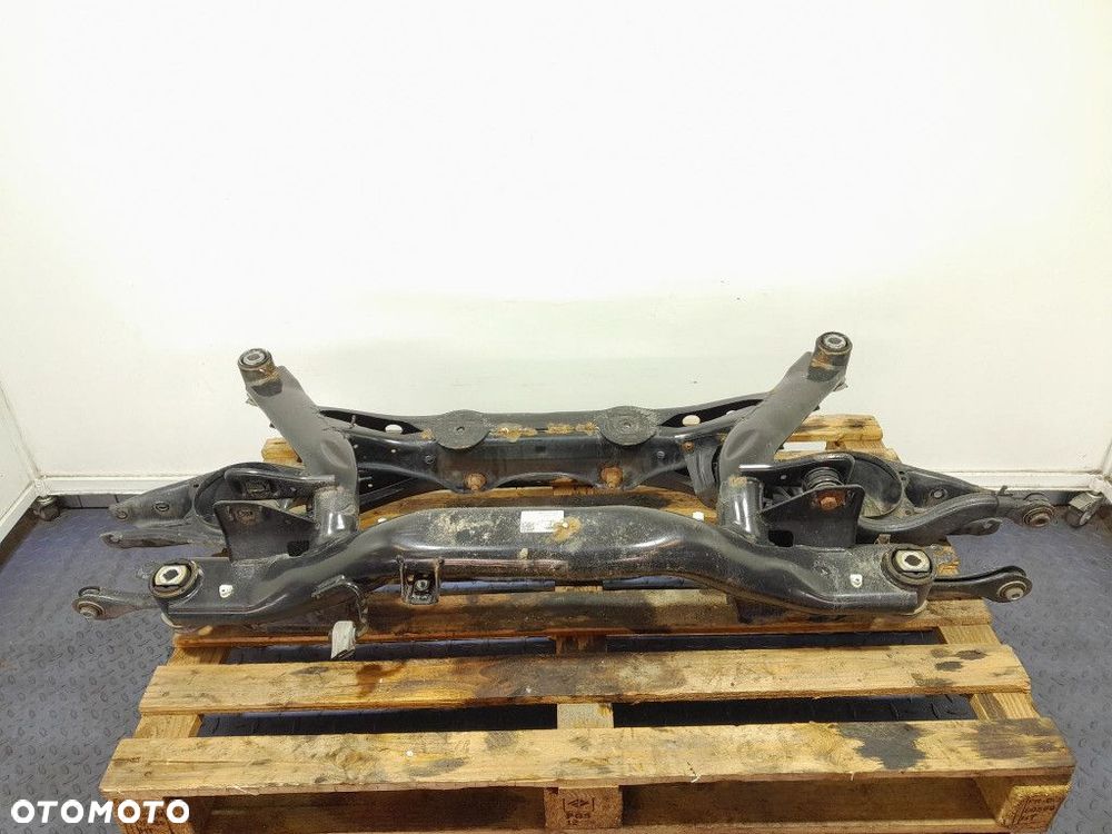 SUPERB III LIFT HB 2.0 TDI 190 KM 4X4 BELKA ZAWIESZENIA TYŁ 5Q0505235M - 1