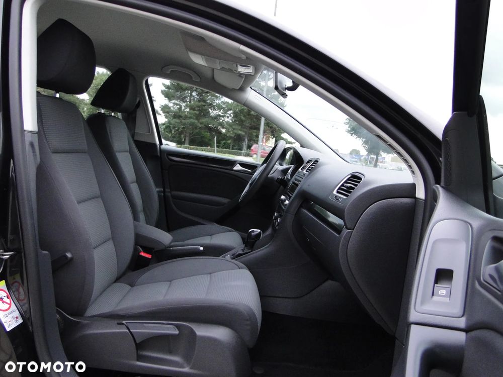 Volkswagen Golf 2.0 TDI DPF BlueMotion Technology DSG Comfortline - 6