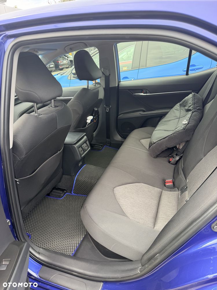 Toyota Camry - 8