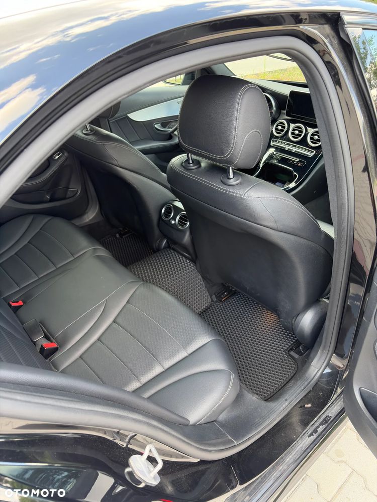 Mercedes-Benz Klasa C 200 4-Matic 9G-TRONIC - 11