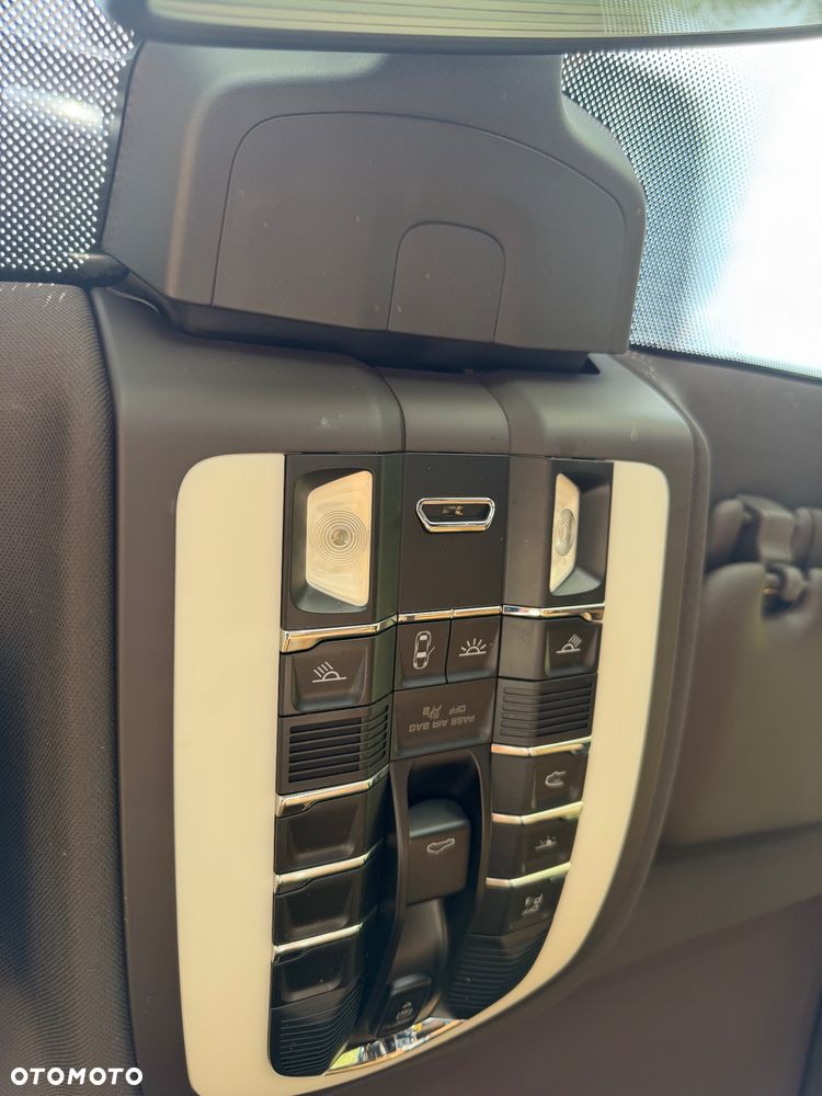 Porsche Cayenne - 20