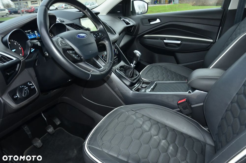 Ford Kuga Vignale 2.0 TDCi FWD - 17