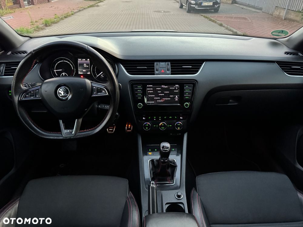 Skoda Octavia Combi 2.0 TDI (Green tec) RS - 21
