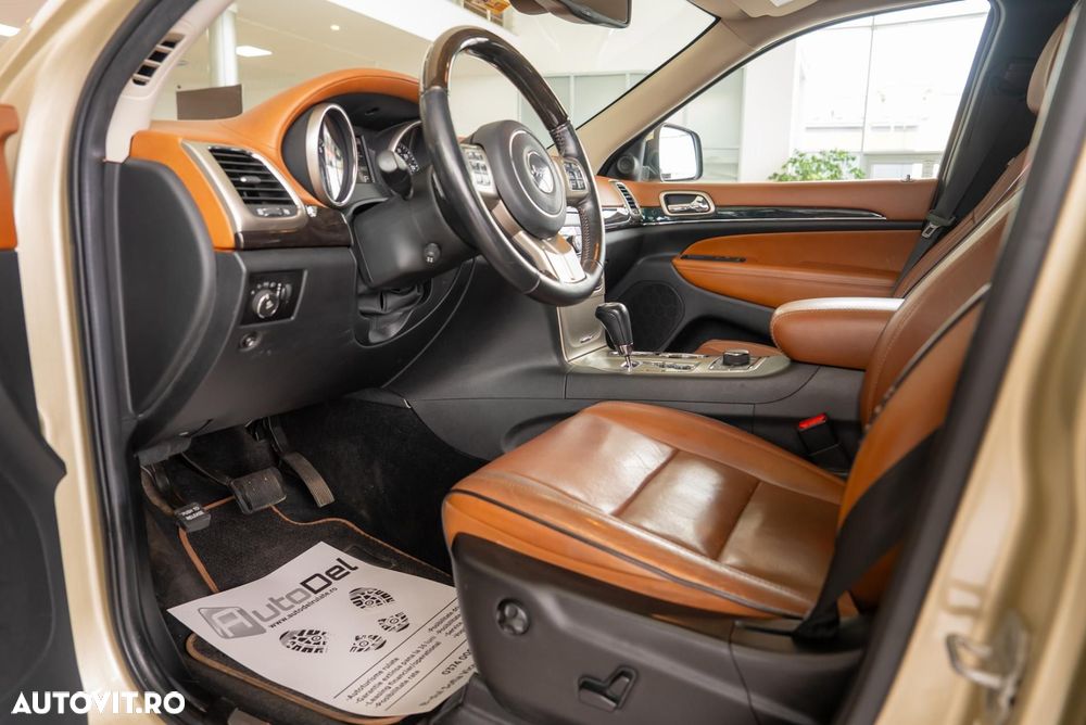 Jeep Grand Cherokee - 12