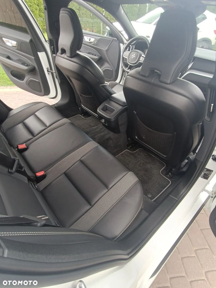 Volvo V60 D4 Geartronic R-Design - 14