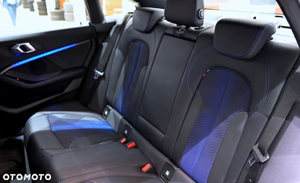 BMW Seria 2 218i - 8