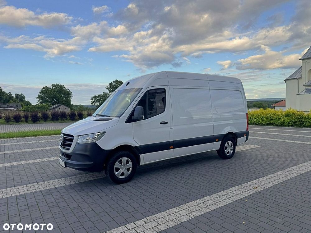 Mercedes-Benz Sprinter - 11