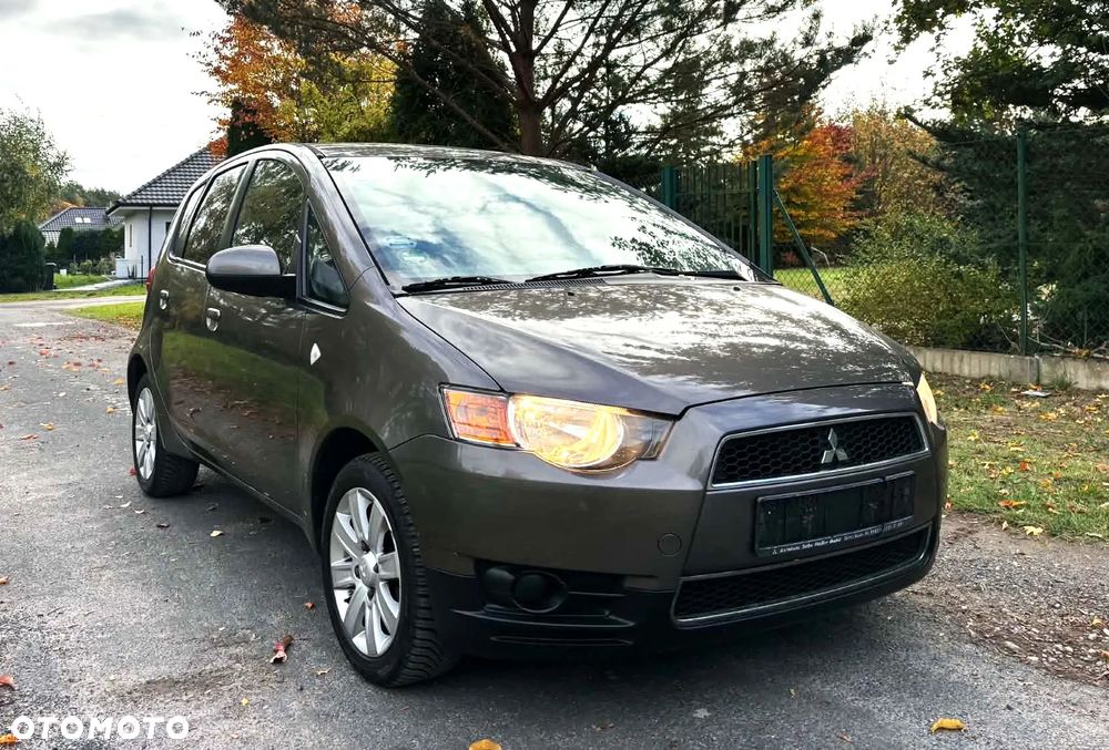 Mitsubishi Colt 2011 photo 3