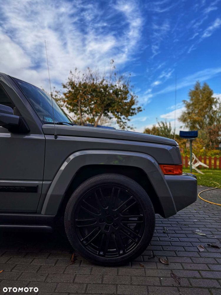 Jeep Commander - 2