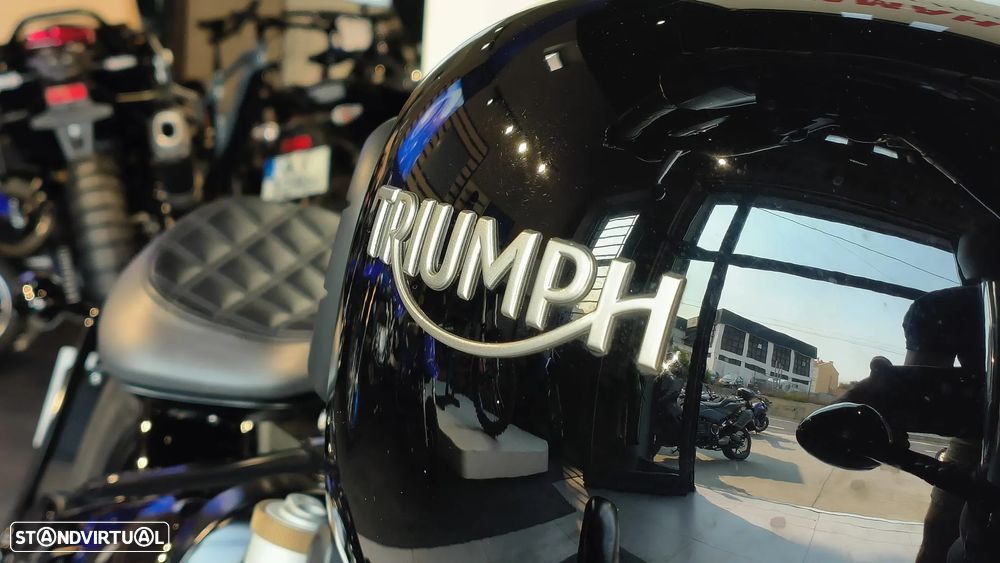Triumph Bonneville Bobber 1200 Black Edition - 3