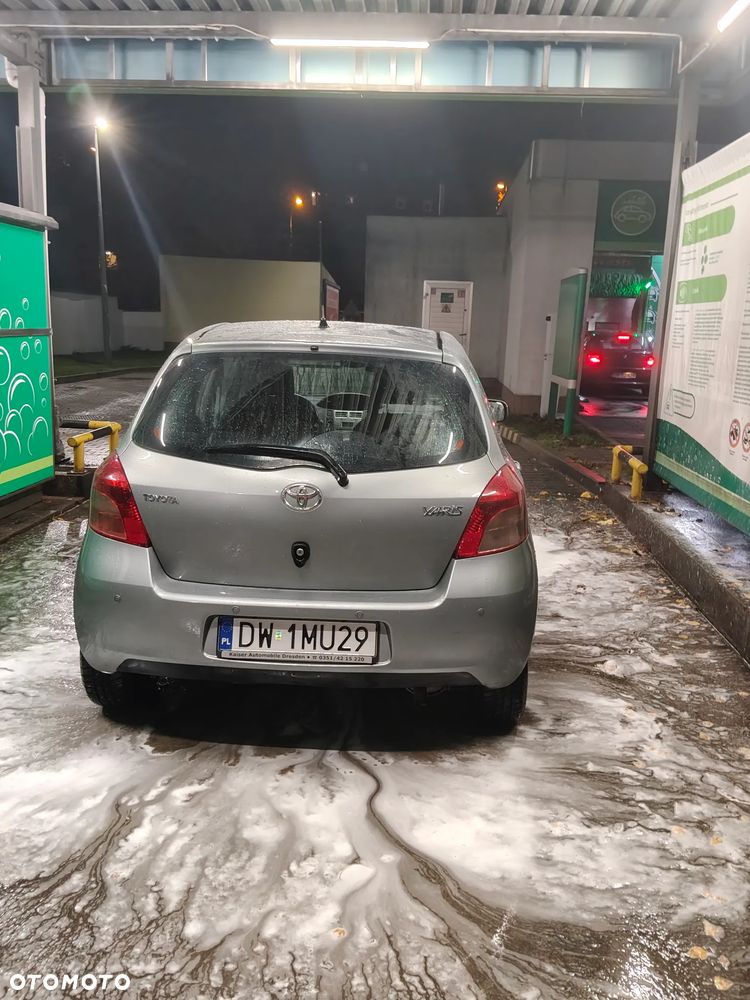 Toyota Yaris 2009 photo 4