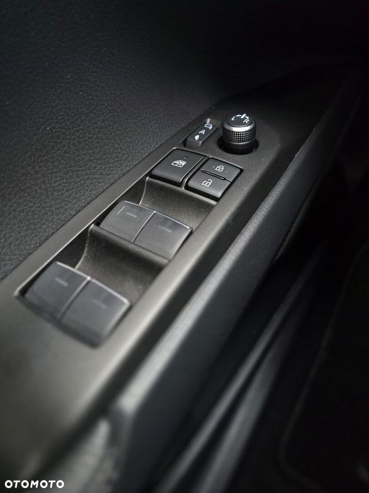 Toyota Camry 2.5 Hybrid Executive CVT - 19