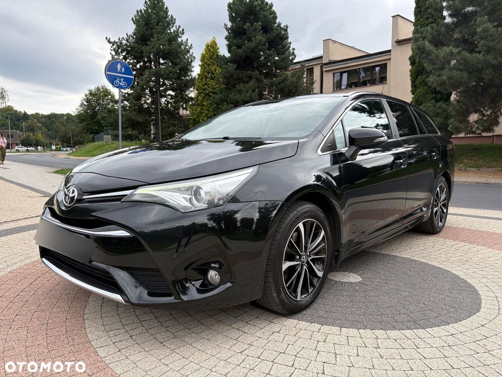 Toyota Avensis Touring Sports 1.8 Team Deutschland - 10
