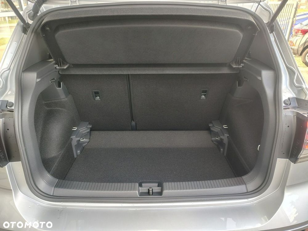 Volkswagen T-Cross - 13