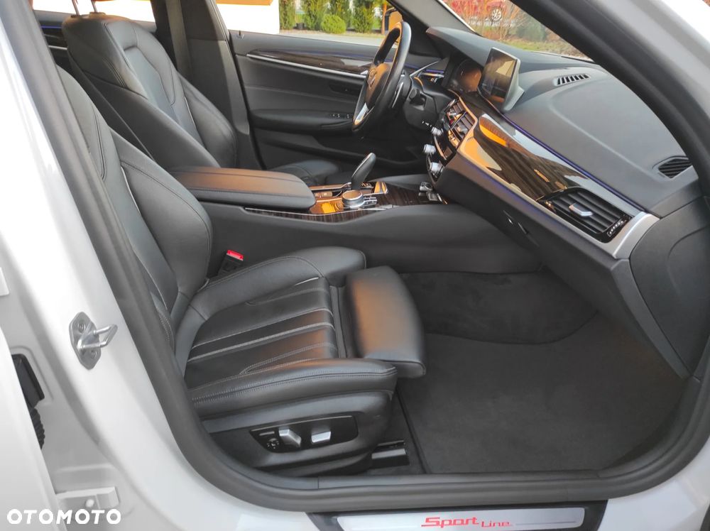 BMW Seria 5 530i GPF Luxury Line - 32