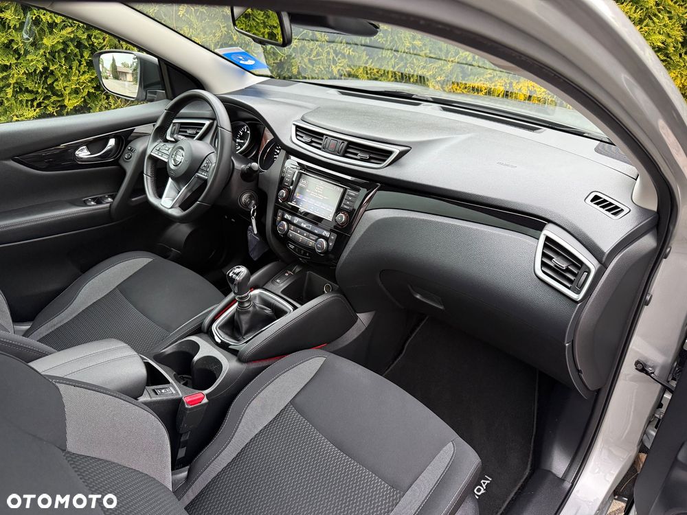 Nissan Qashqai 1.3 DIG-T N-WAY - 18
