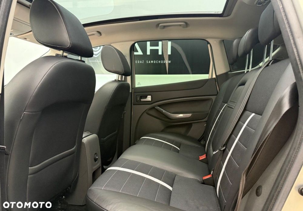 Ford Kuga 2.0 TDCi 4x4 Titanium - 25