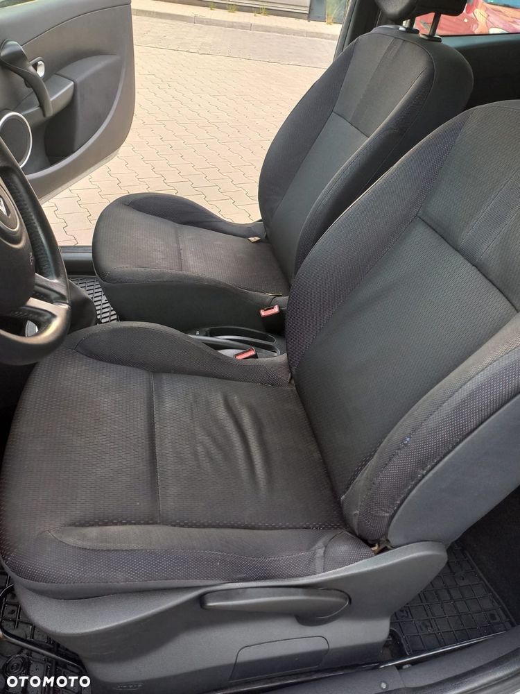 Renault Clio - 28
