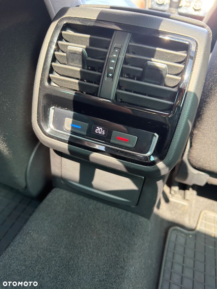 Volkswagen Passat 2.0 TDI SCR DSG - 29