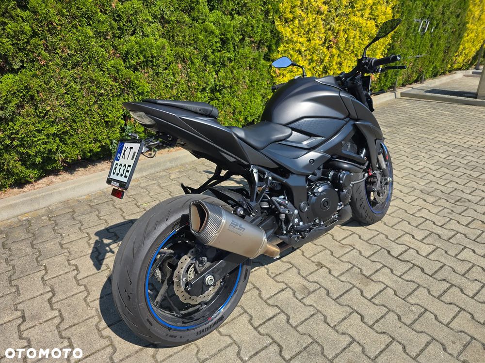 Suzuki GSX - 7